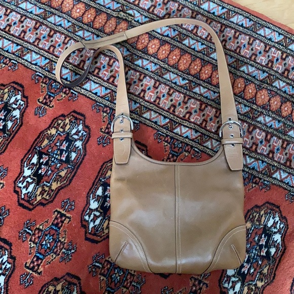 Coach Handbags - Vintage leather coach bag